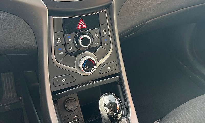 Hyundai Elantra Gl 2...