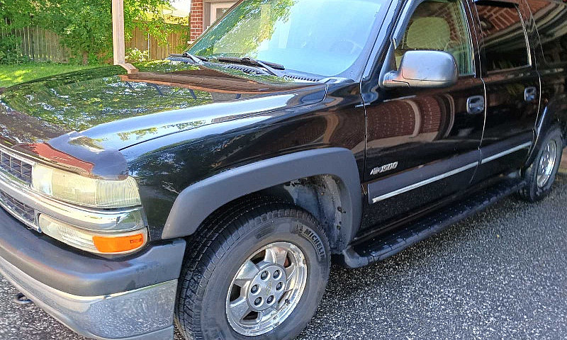 Chevrolet Suburban 4...