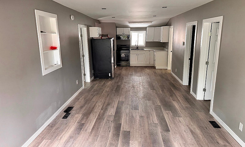 Newly Renovated 3 Be...