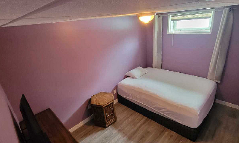 Room For Rent ...