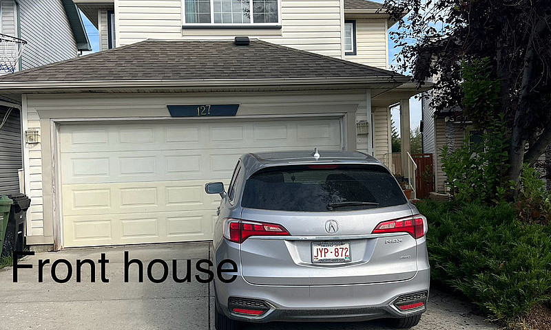 4 Beds &3.5 Bathroom...