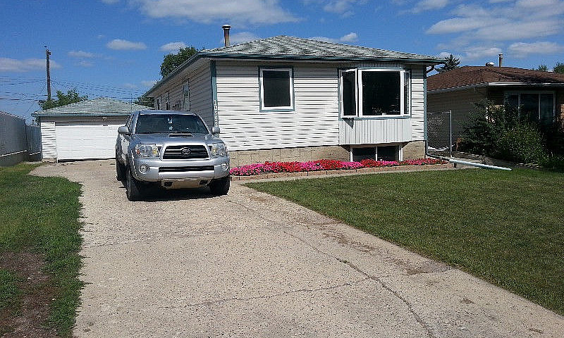 June 1St 2 Bdrm Bsmt...