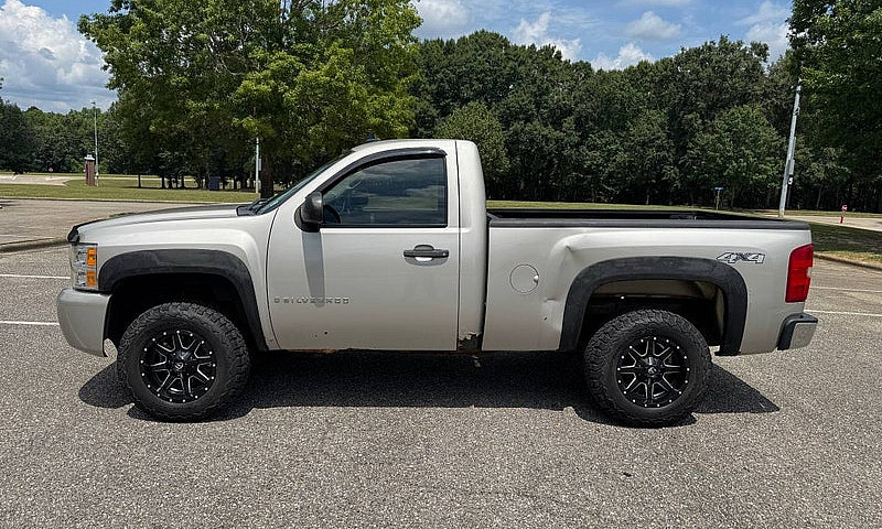 2009 Chevy Silverado...