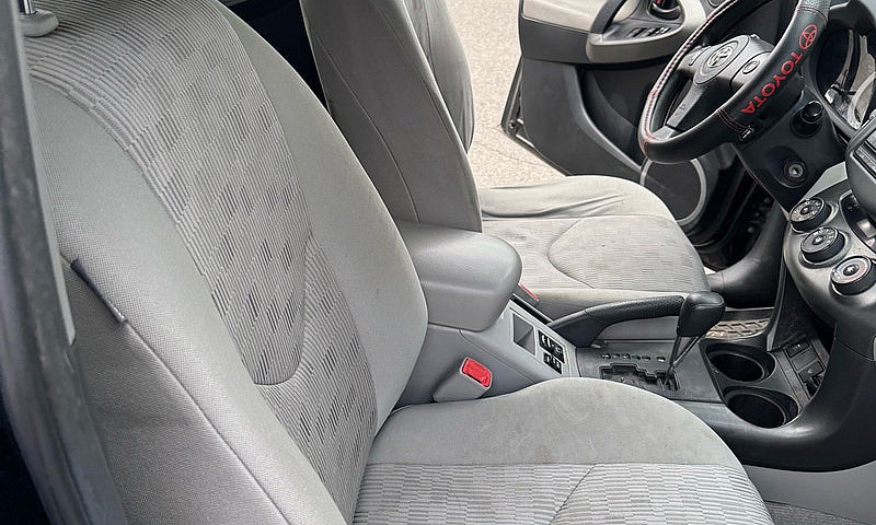 Toyota Rav4 2012...