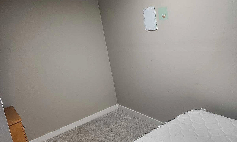 Private Rooms For Re...