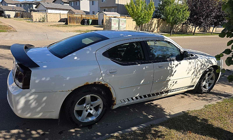 09 Dodge Charger Sxt...