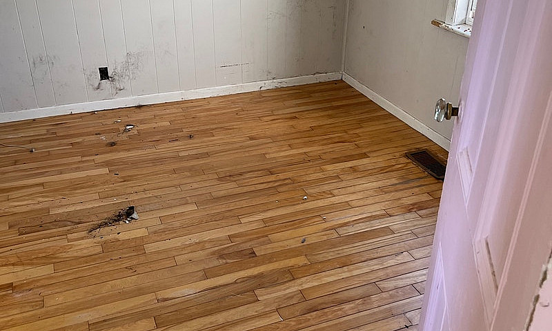 3 Bed 1 Bath Highway...