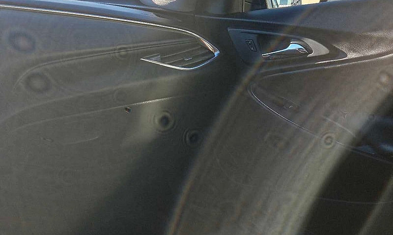 2017 Chevy Malibu Lt...