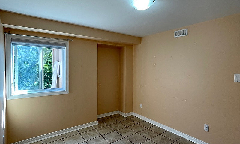 2 Bedroom Walkout Ba...