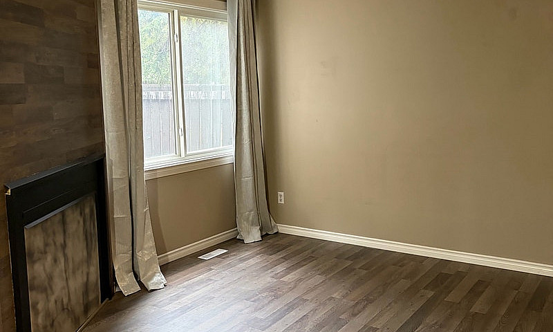 2 Bedroom Rundle Apa...