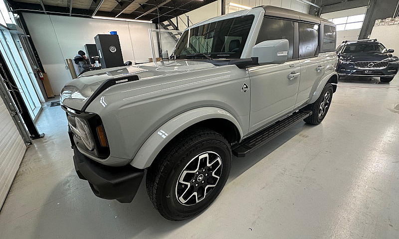 2023 Ford Bronco Out...