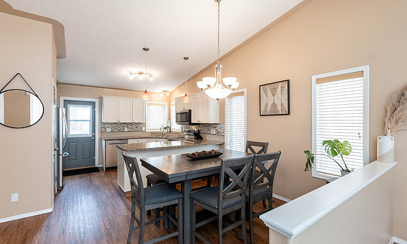 5 Bed/3 Bath Bi-Leve...