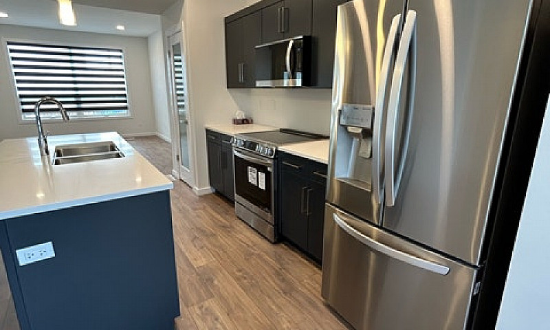 **3Bed 2.5Bath House...