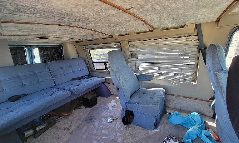 1986 G20 Vandura ...