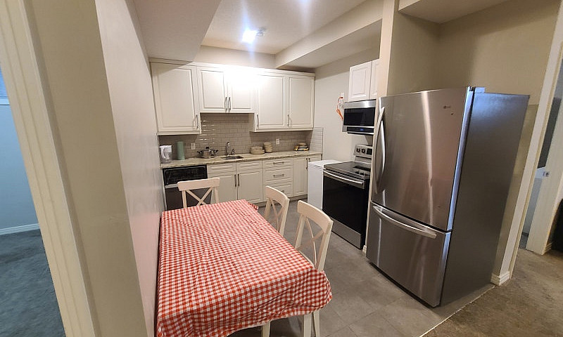 Spacious 2-Bedroom L...