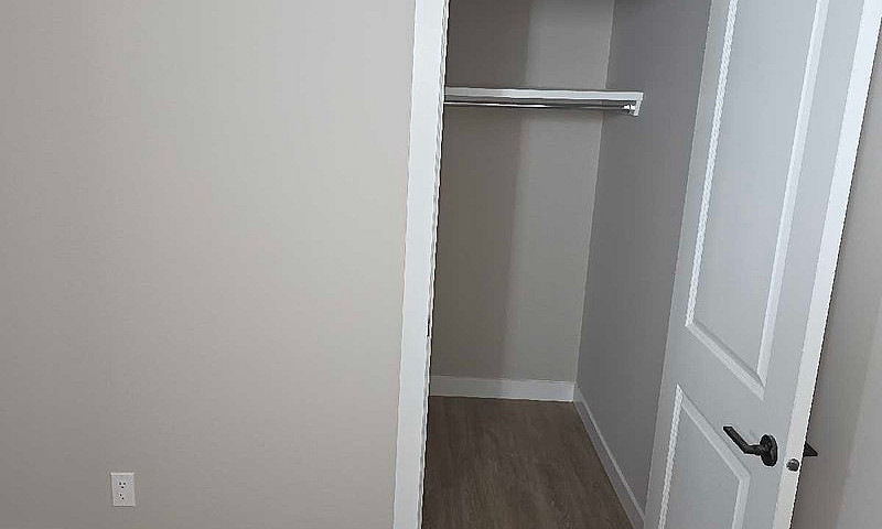 One Bedroom Legal Su...