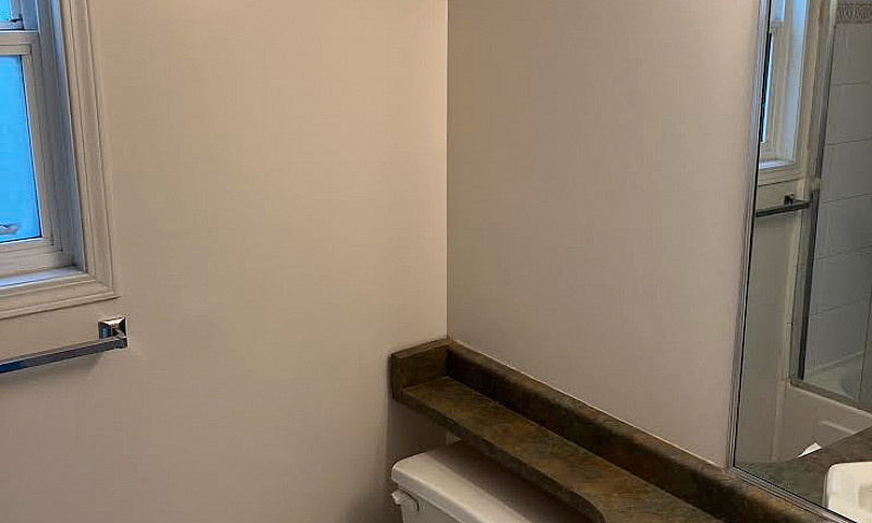 Bright 1 Bedroom Gar...