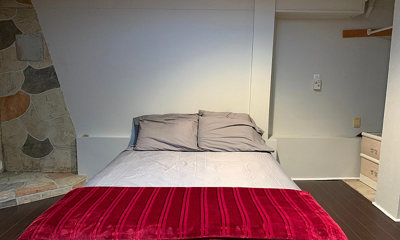 Bachelor Apartment N...