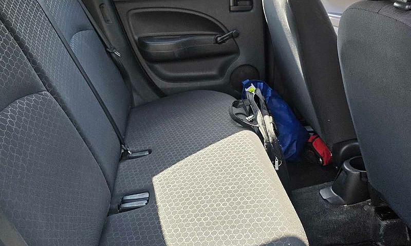 Mitsubishi Mirage 20...