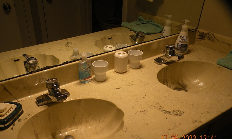 Very Clean 1Bdrm Apa...