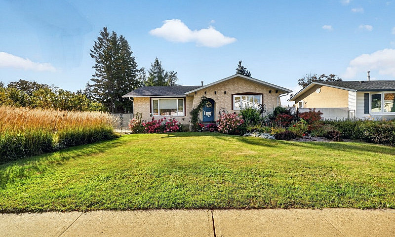 4 Bedroom In Bon Acc...
