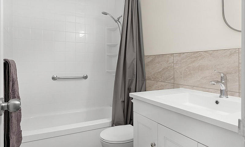 Gorgeous 2-Bedroom S...