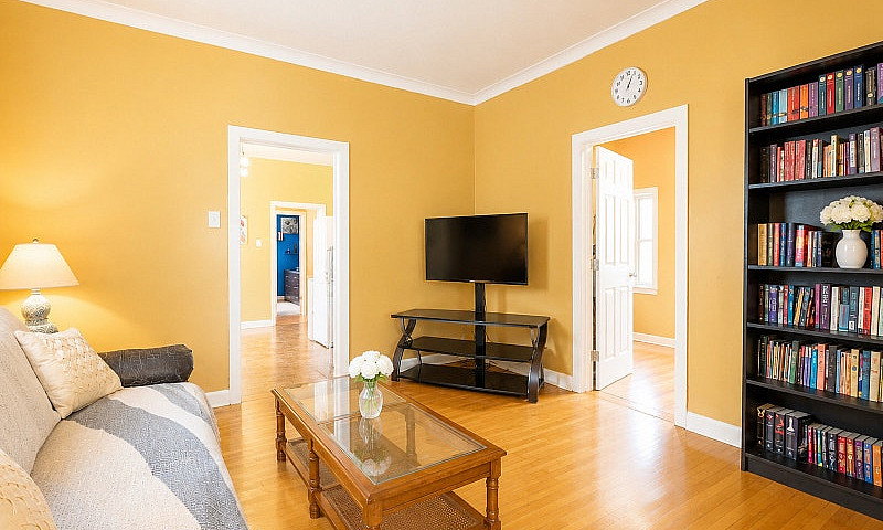 Charming Home For Fi...