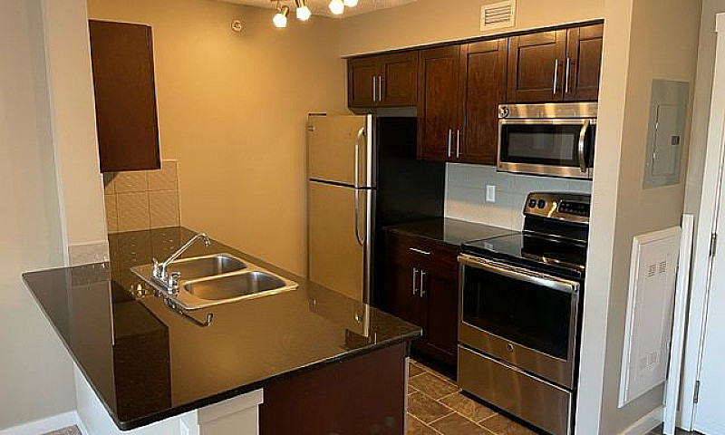 Spacious 2 Bedroom, ...