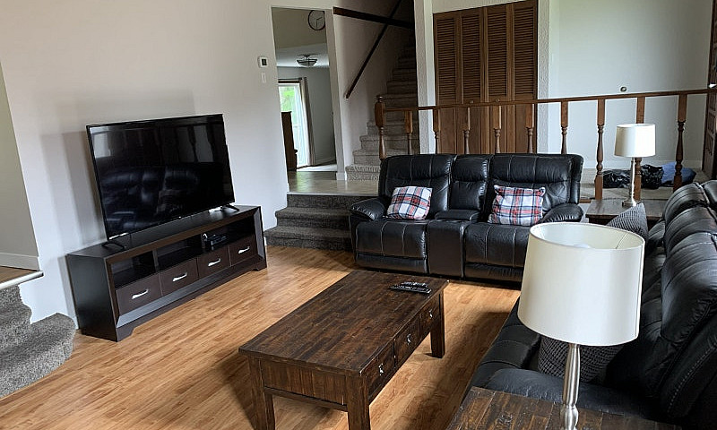 Spacious 6 Bedrooms ...
