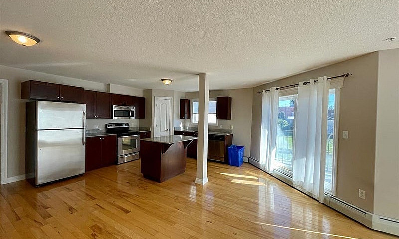 2 Bed, 2 Bath Apartm...