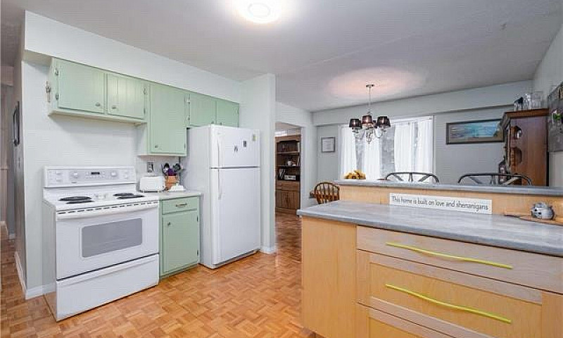 Maples- 4 Beds 2 Bat...