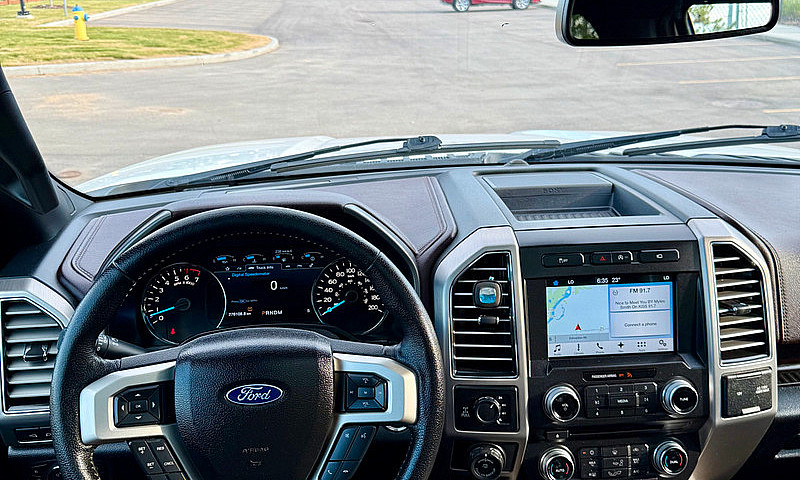 2017 Ford F-150 Plat...