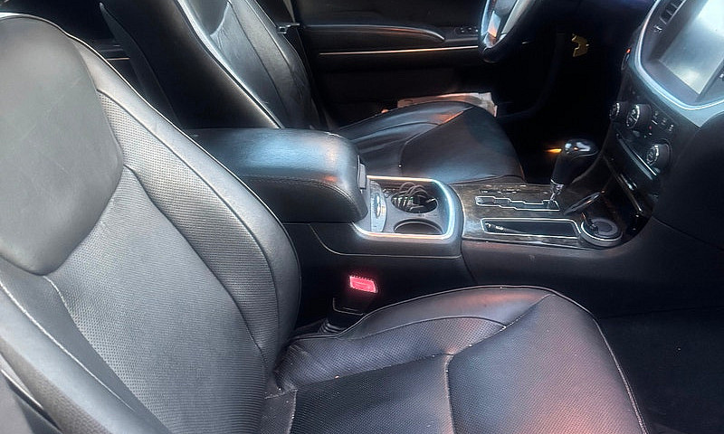Chrysler 300 Limited...