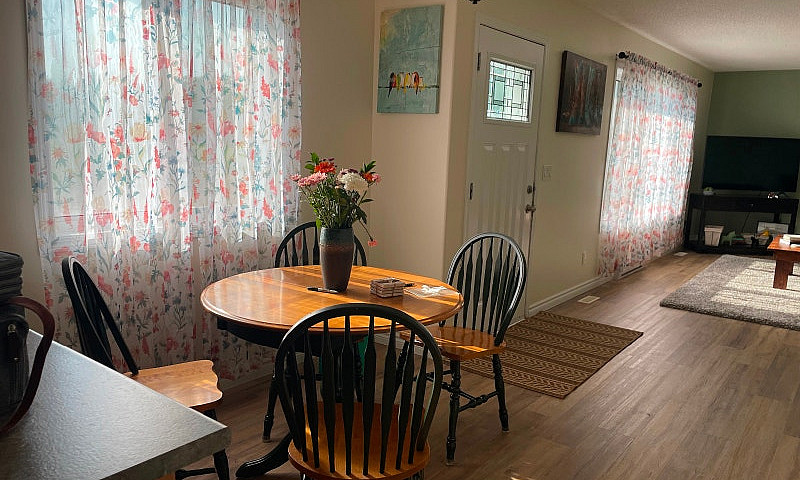 House For Sale In Qu...