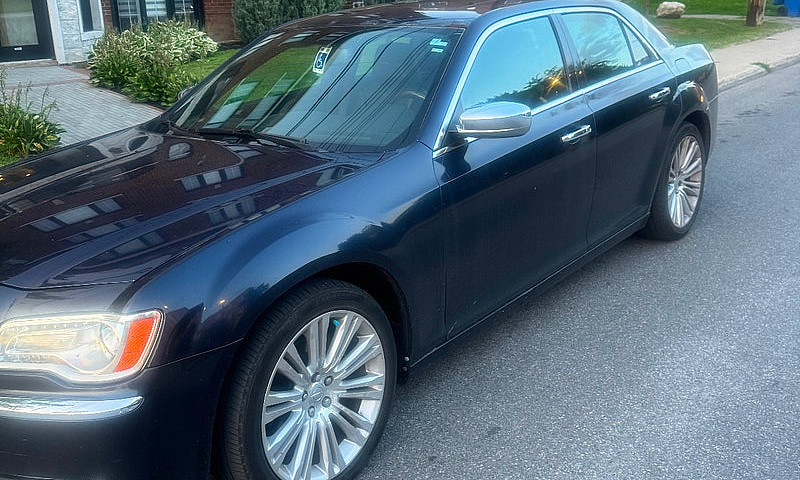 Chrysler 300 Limited...