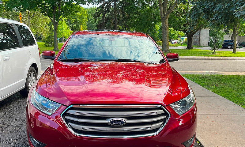 Ford Taurus Sel 2013...