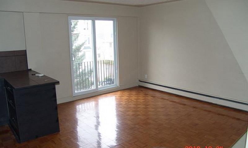 Beltline Luxury 1 Be...