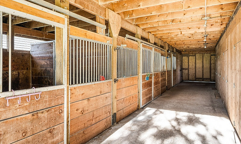 10.53 Acre Multi-Hom...