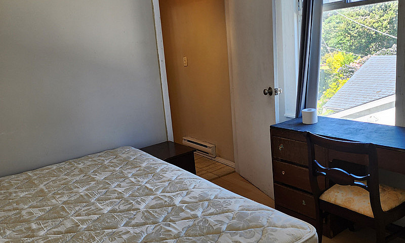 Furnished 3 Bed 2 Ba...