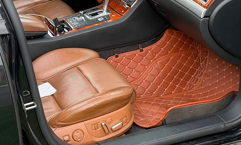 Audi A8 4.2...