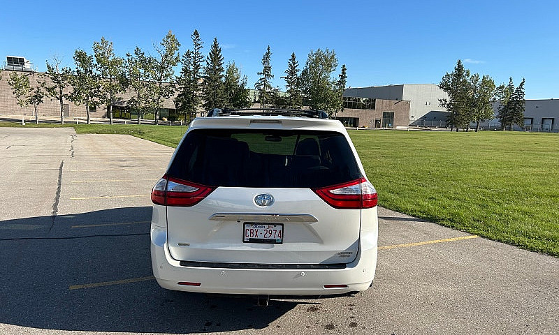 2015 Toyota Sienna L...