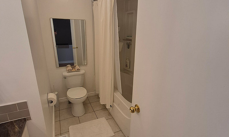 Spacious, Updated 3-...