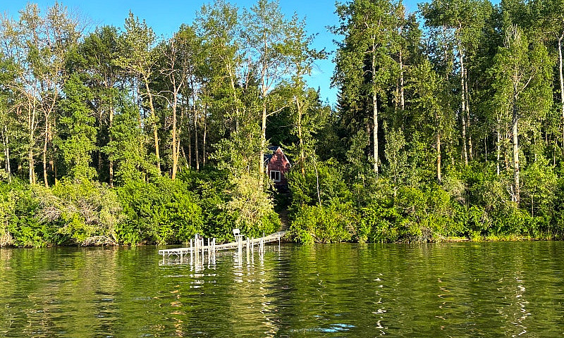 One Of A Kind Lake F...