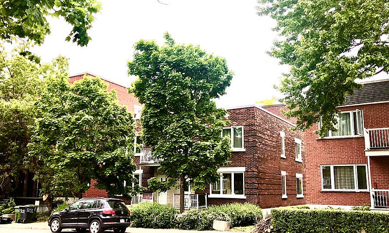 2 Bedroom Apt In Out...