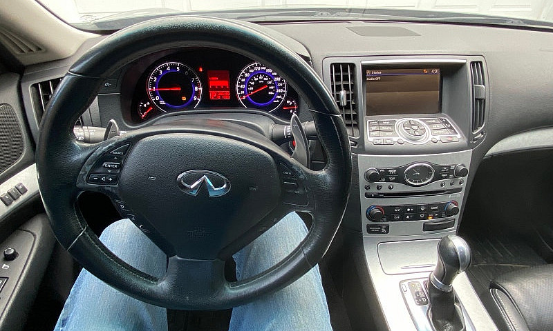 2009 Infiniti G37Xs ...