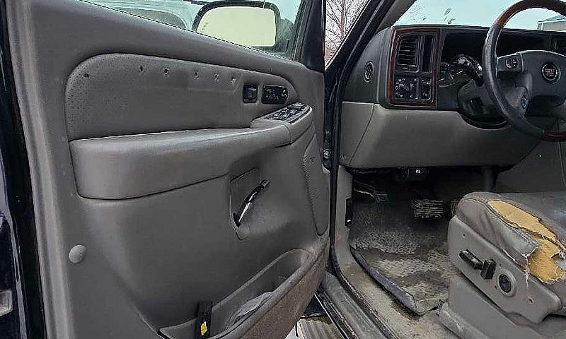 2005 Cadillac Escala...