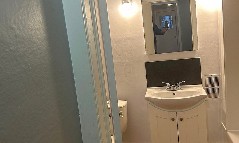 Small 2 Bedroom Hous...