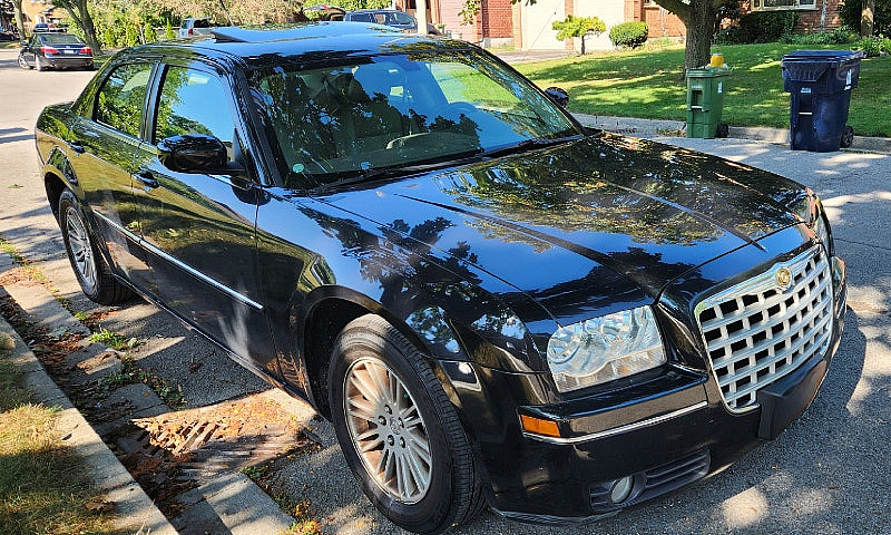 2008 Chrysler 300 4D...