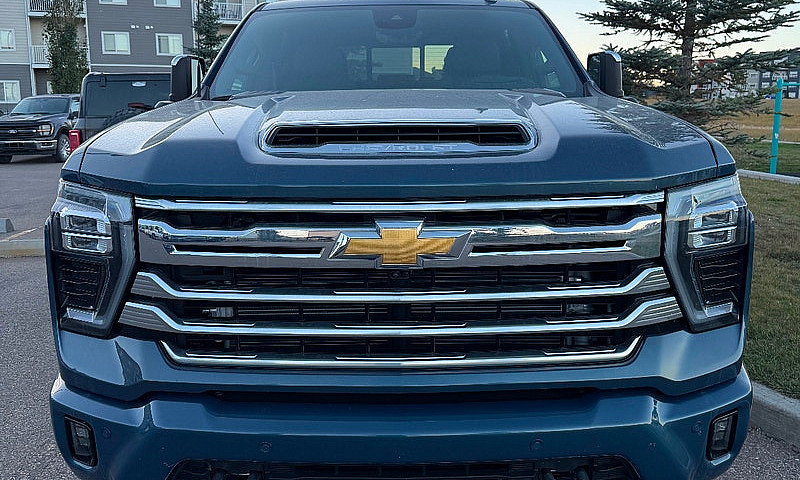 2025 Chev Silverado ...