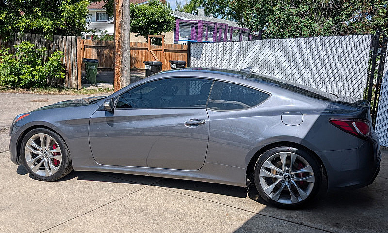  Hyundai Genesis Cou...